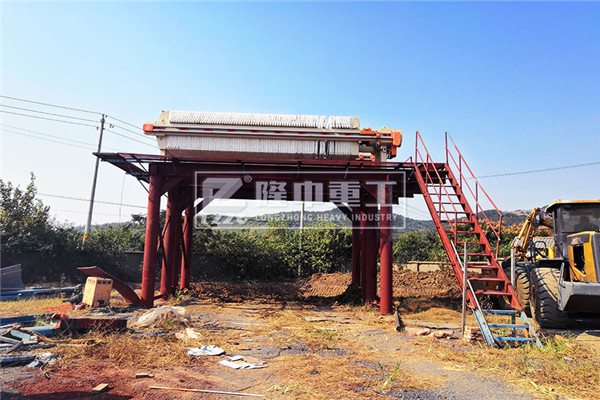 隆中重工新型板框污泥壓濾機(jī)為砂石骨料創(chuàng)造更高經(jīng)濟(jì)效益