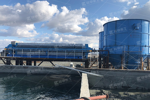 季節(jié)對(duì)帶式壓濾機(jī)的使用有沒有影響？應(yīng)該怎么規(guī)避？