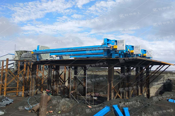 影響高壓隔膜板框壓濾機(jī)過(guò)濾質(zhì)量和效率的因素