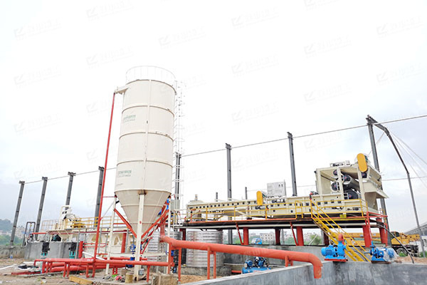 隔膜壓濾機(jī)穩(wěn)定性強(qiáng)，可以長時(shí)間保持良好的壓力過濾影響